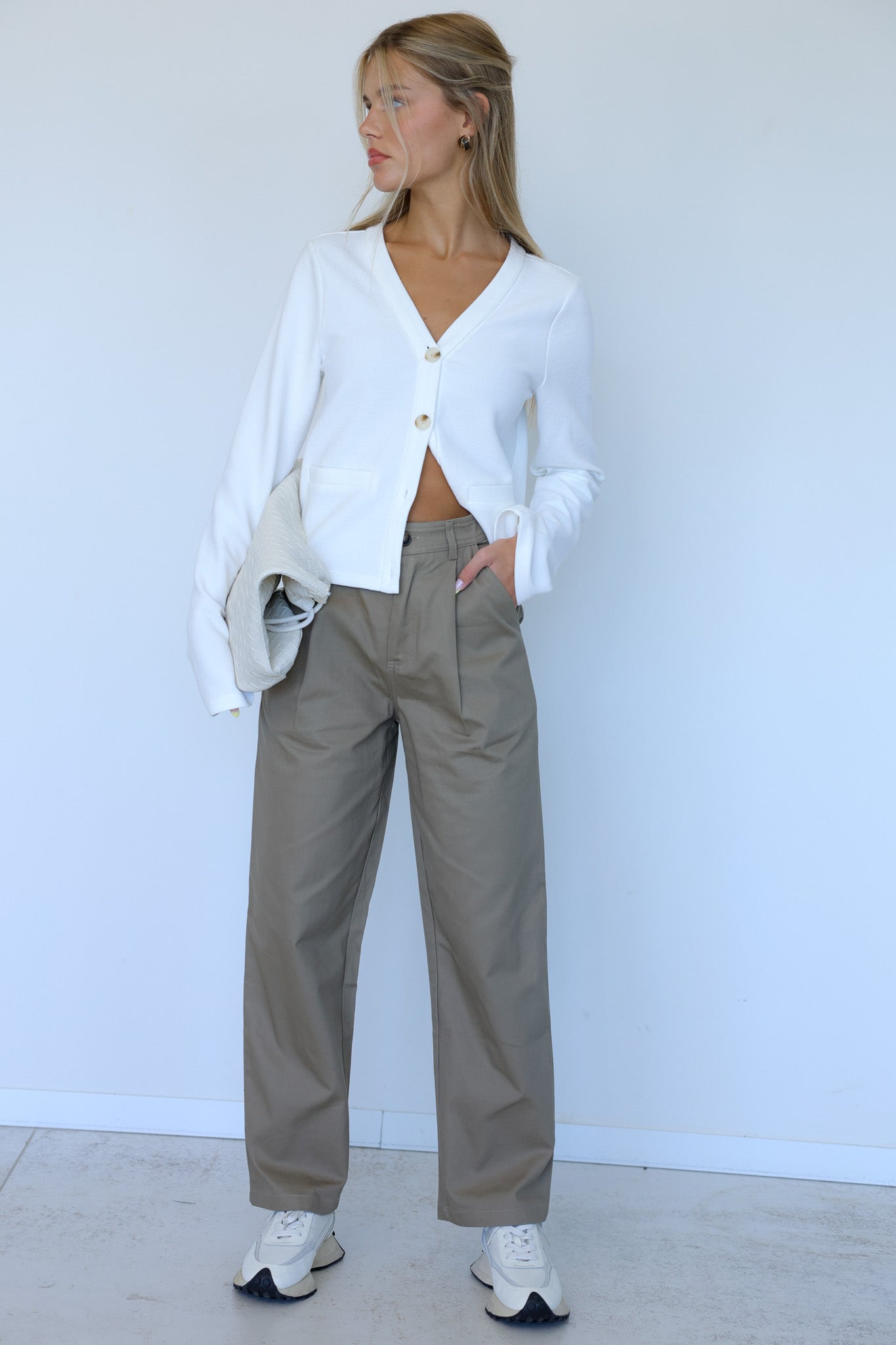 מכנסי צ׳ינו - ירוק חאקי