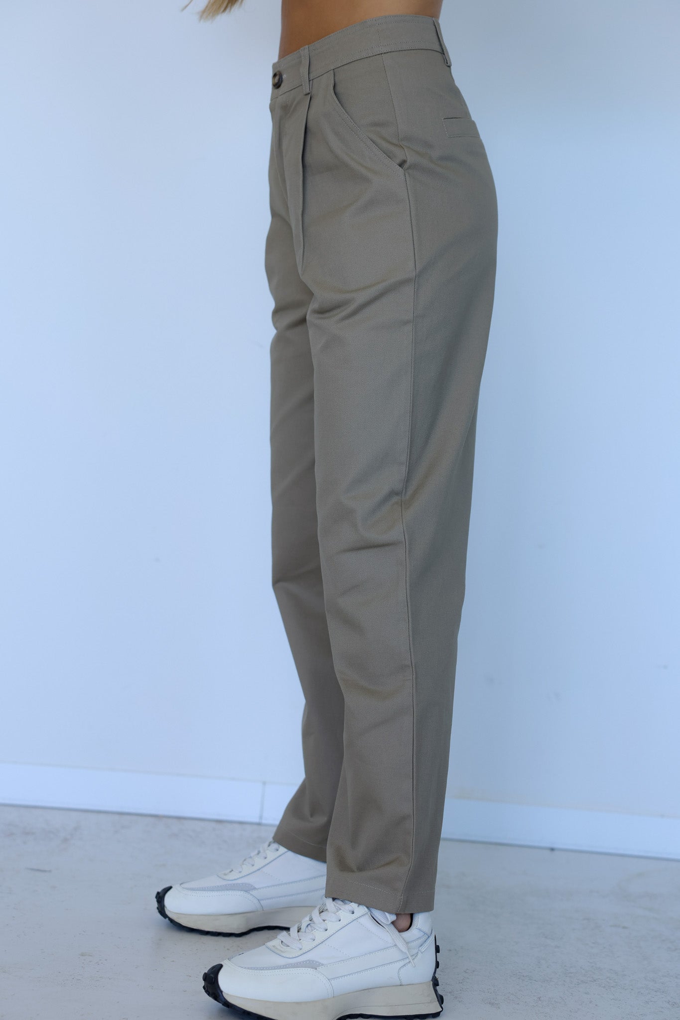 מכנסי צ׳ינו - ירוק חאקי