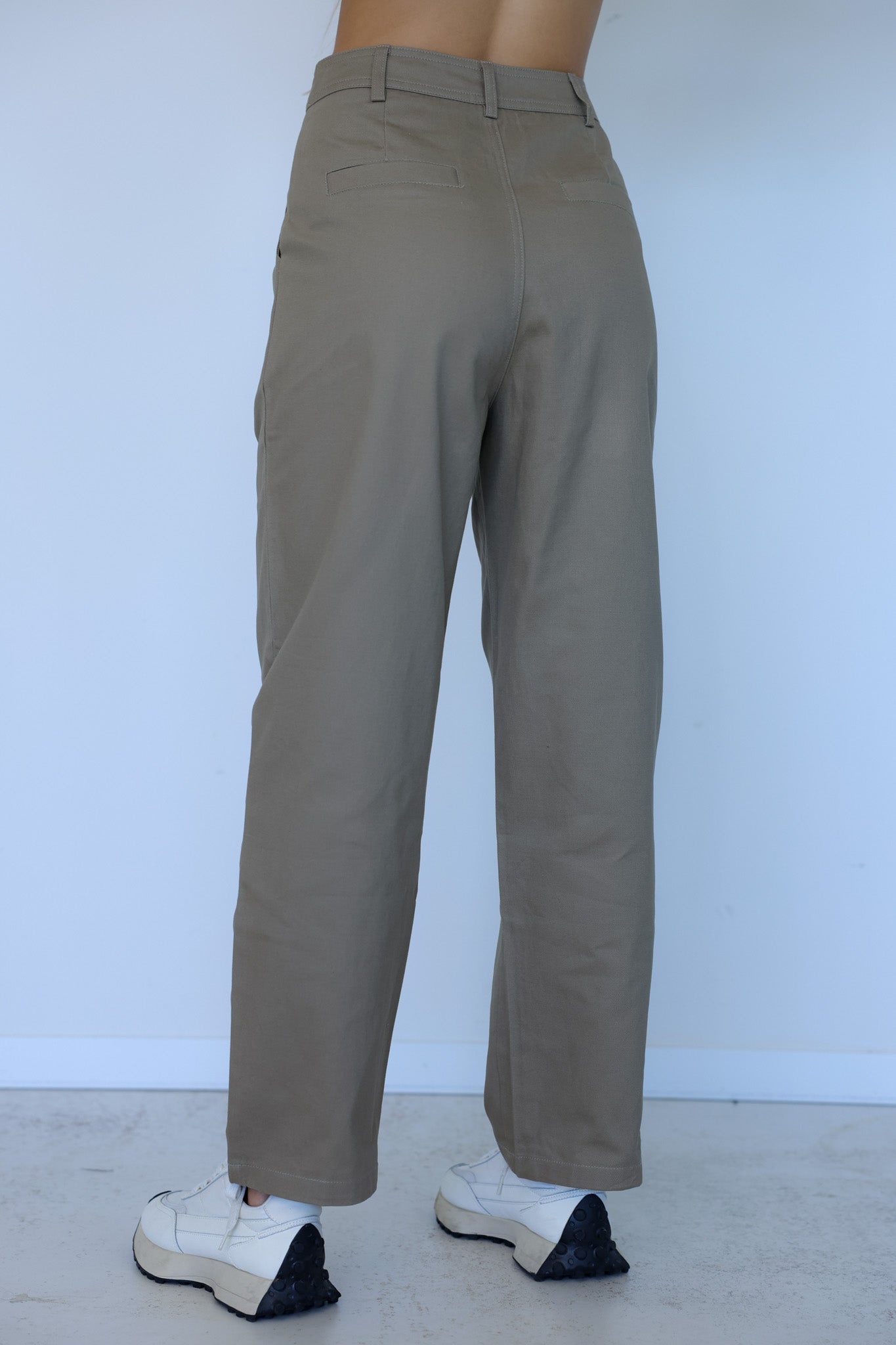 מכנסי צ׳ינו - ירוק חאקי