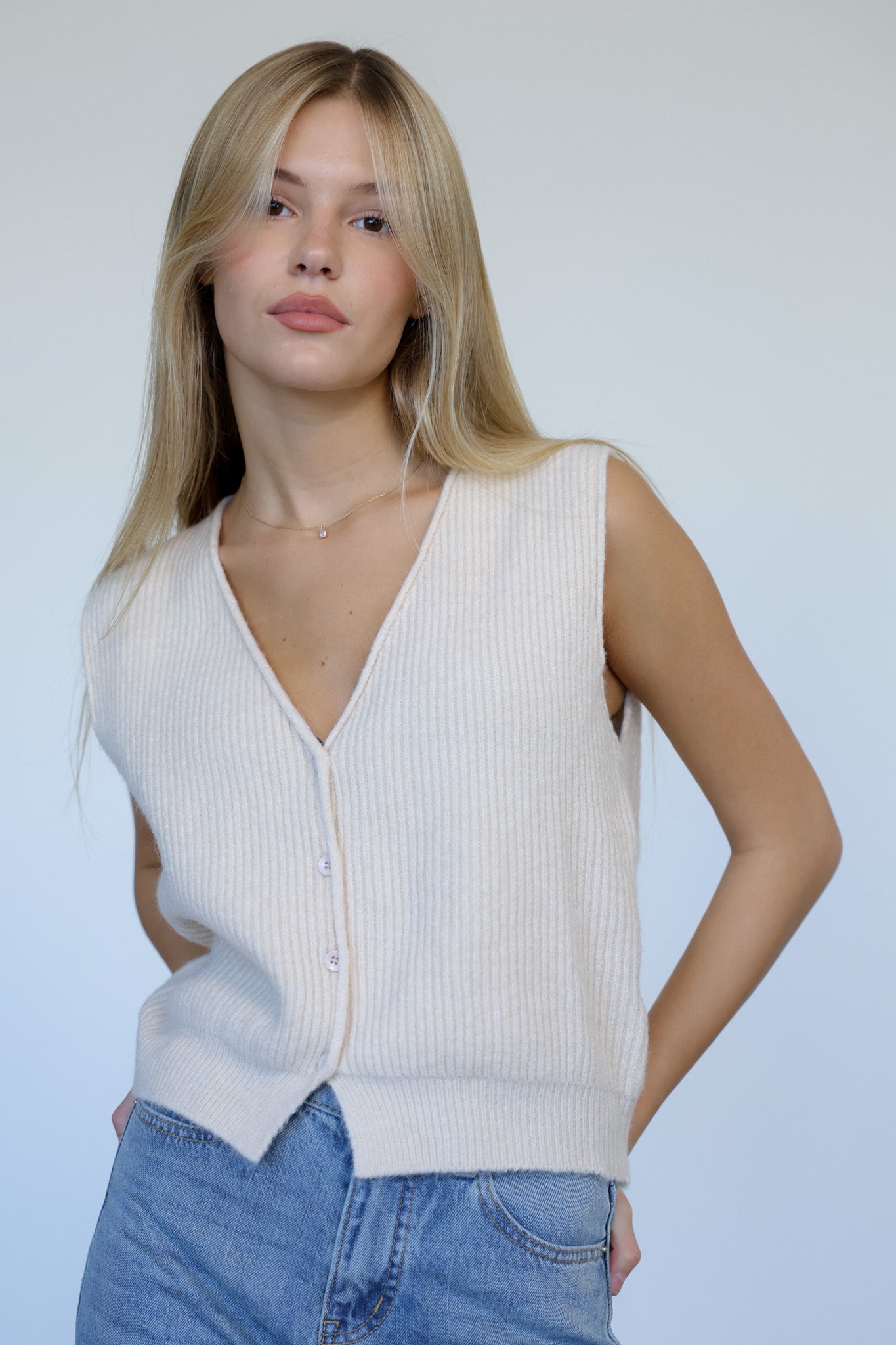 אפודת אלבי - אבן