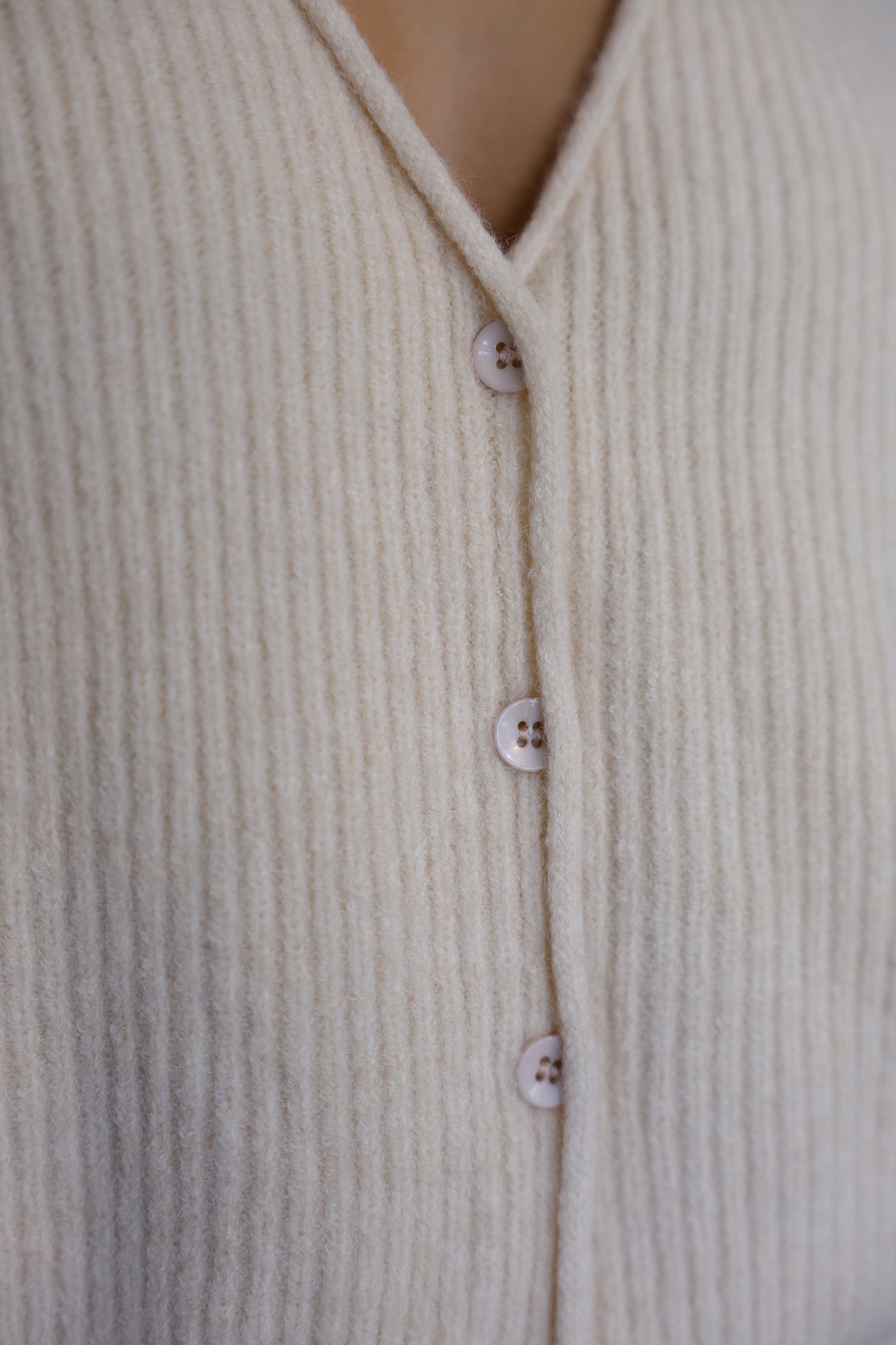 אפודת אלבי - אבן