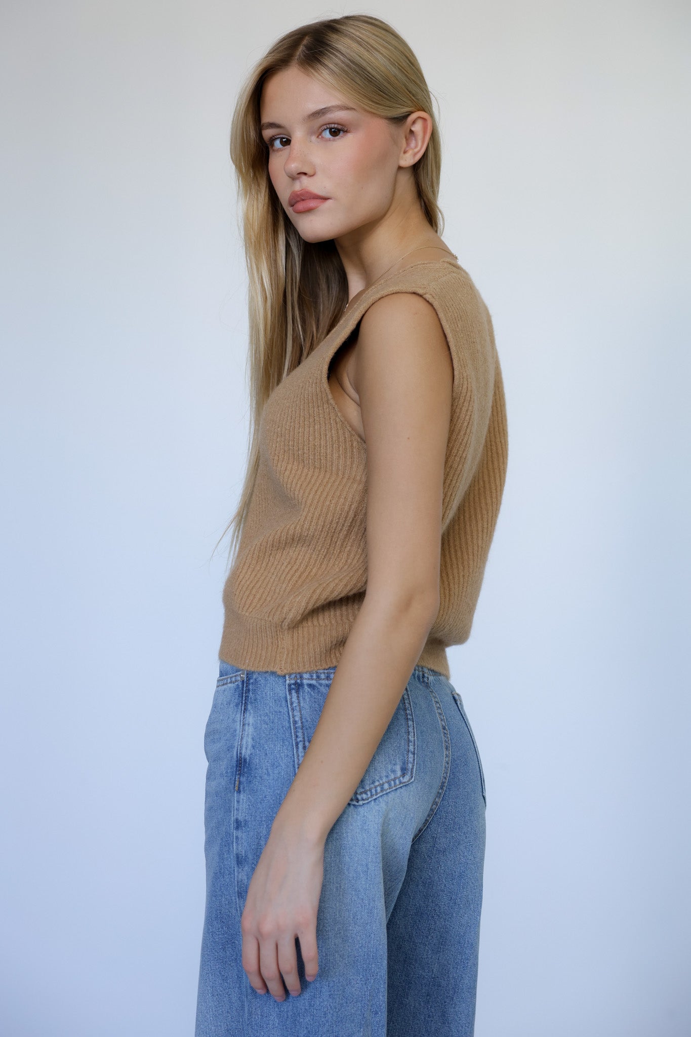 אפודת אלבי - קאמל