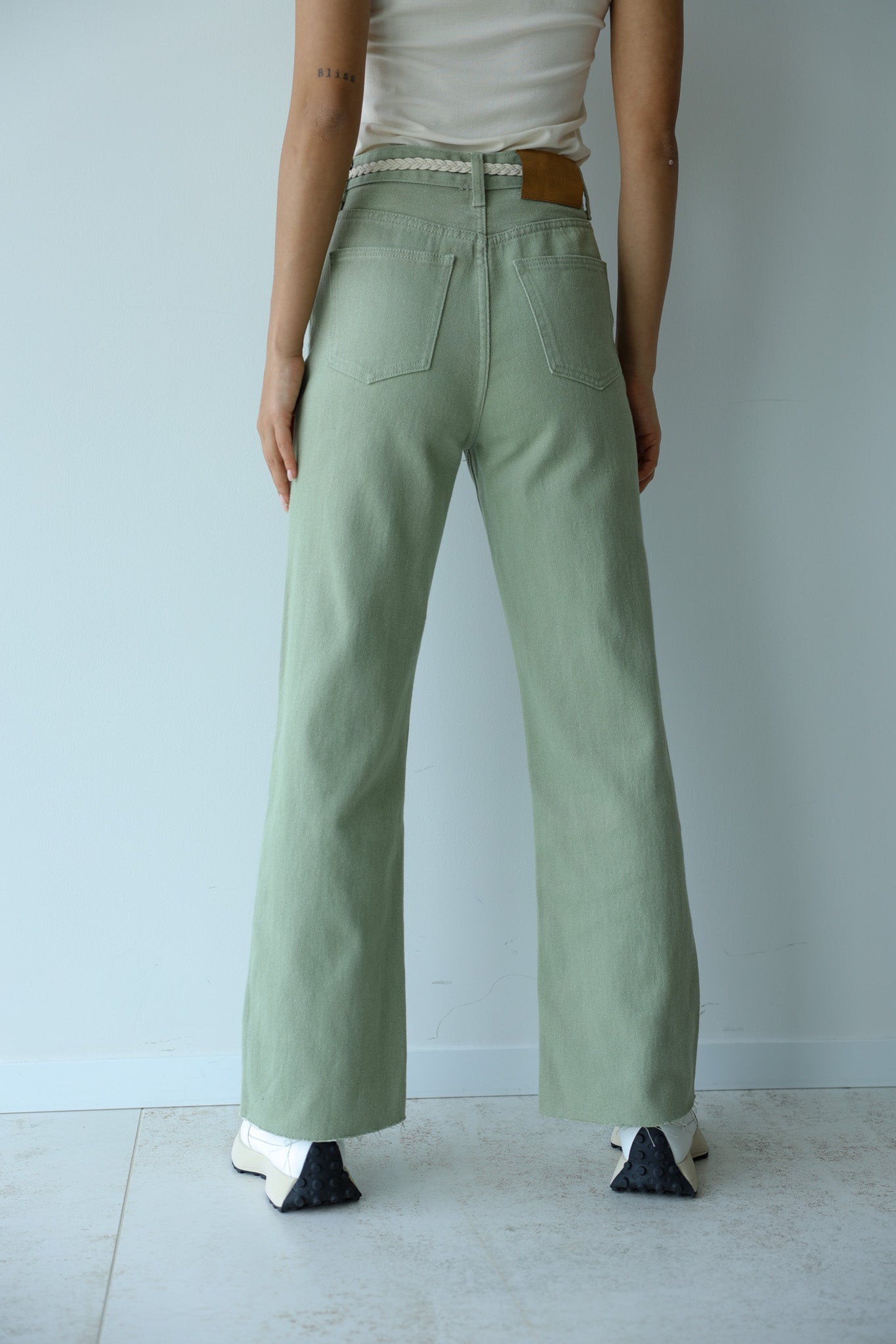 מכנסי דנים ירוקים