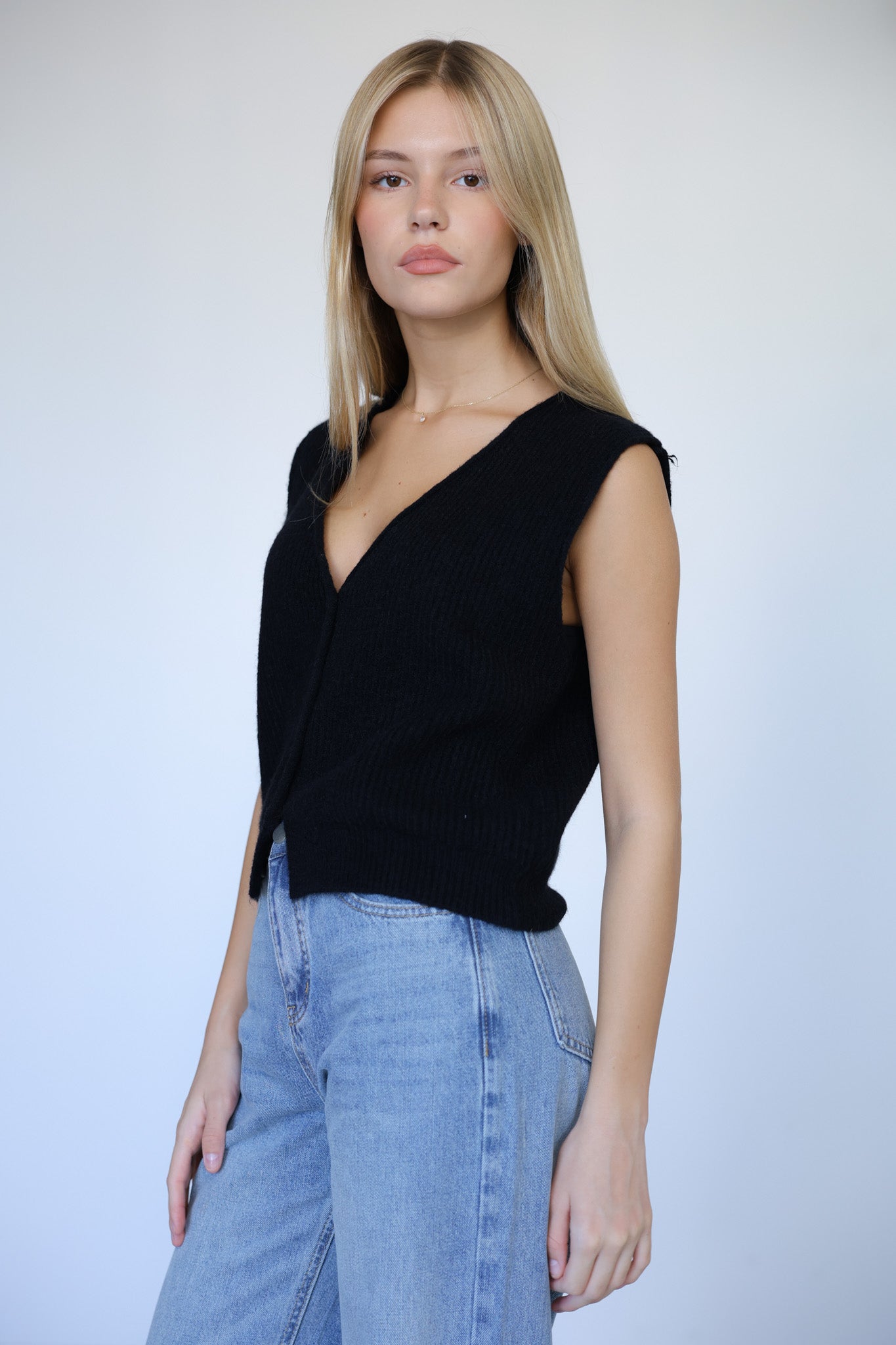 אפודת אלבי - שחור