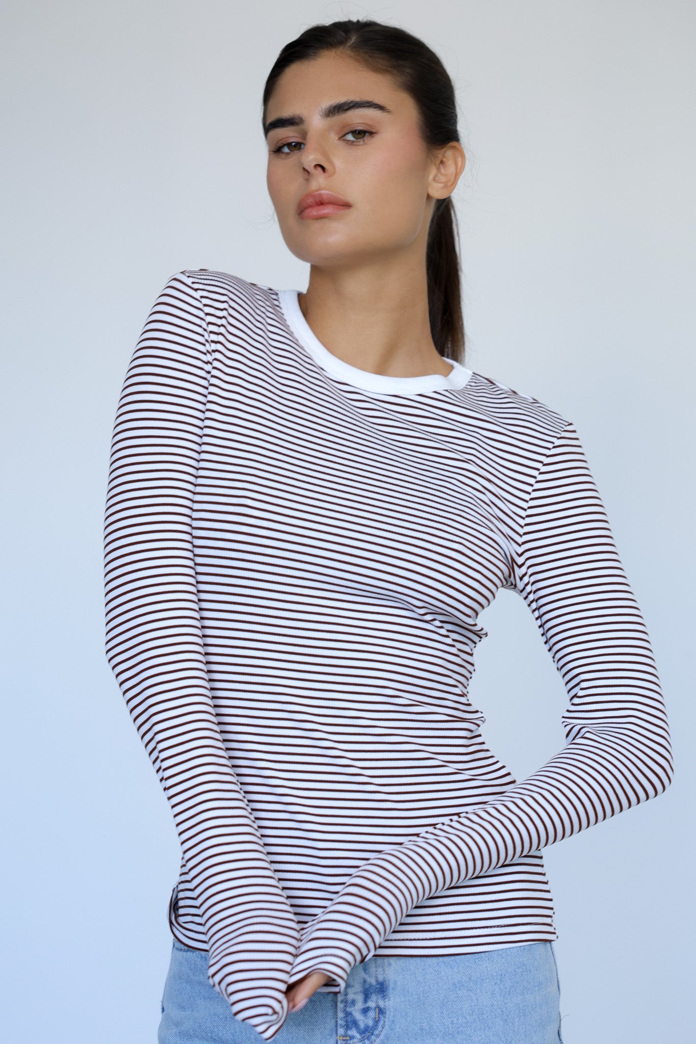 חולצת ורה - לבנה פסים חומים