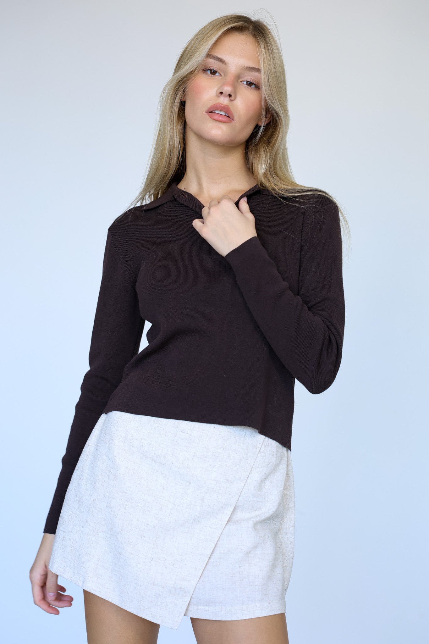 חולצת סריג פולו אמיליה - חום שוקולד