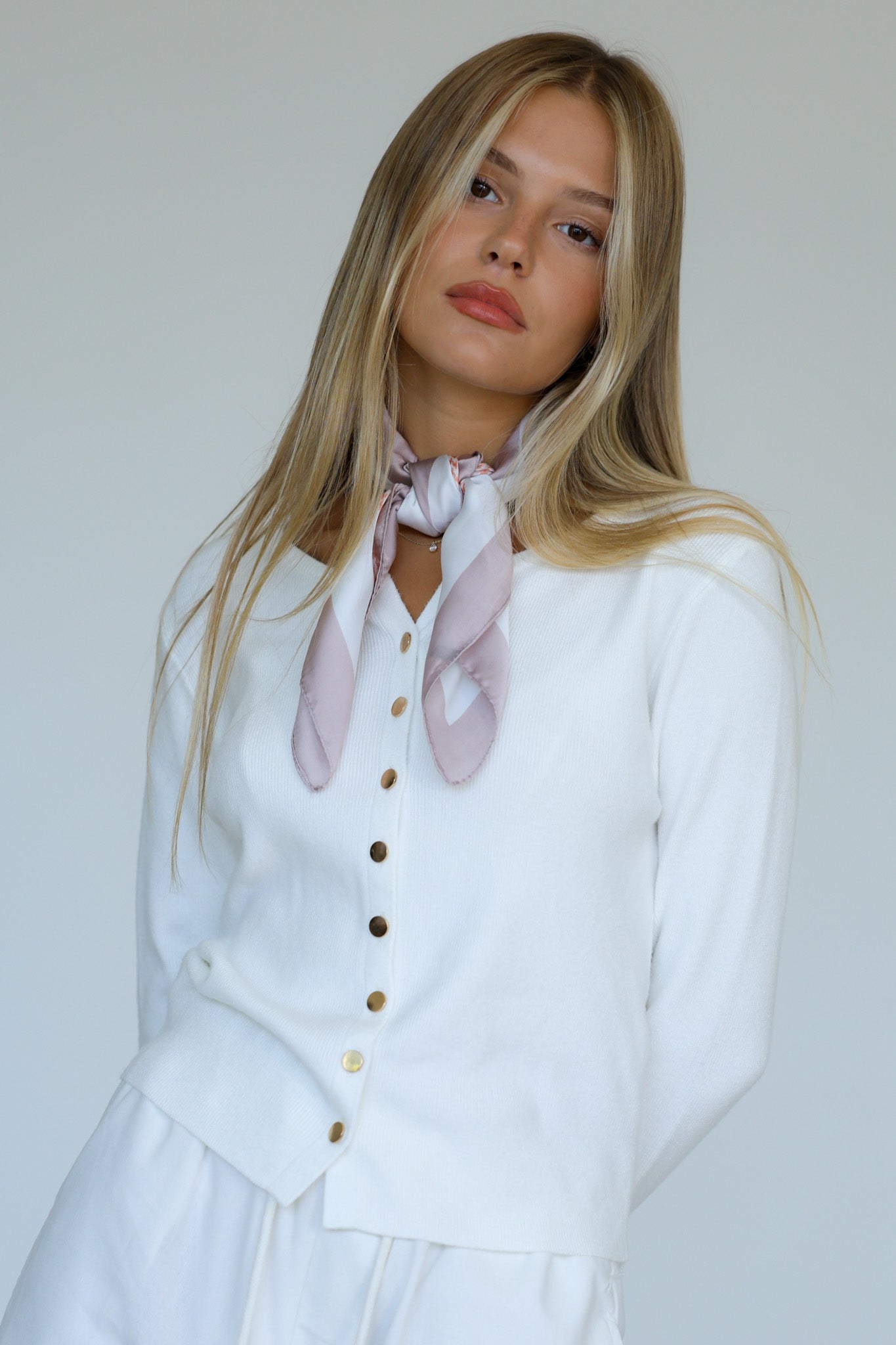 קרדיגן גולדן טאצ׳ - לבן צחור