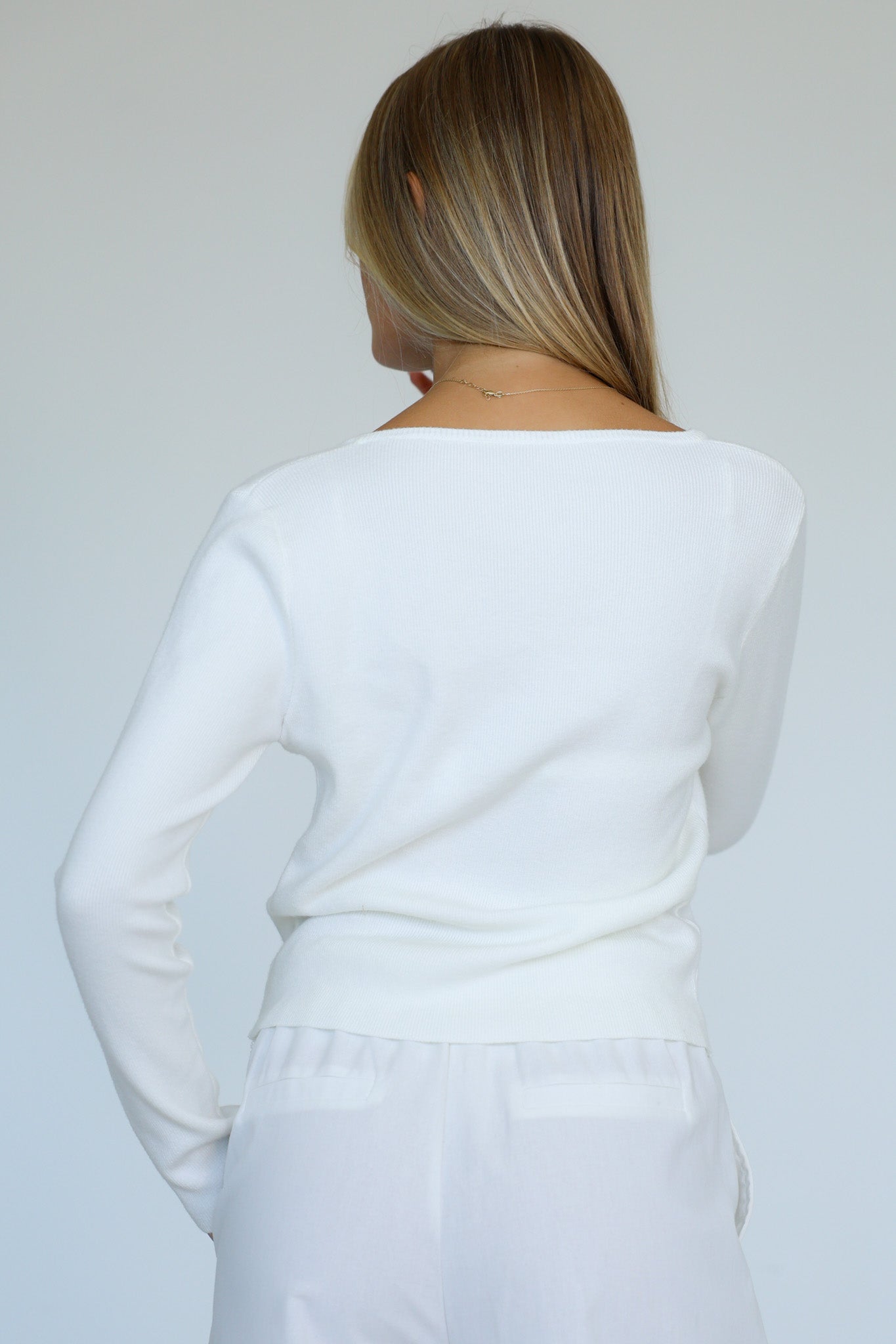 קרדיגן גולדן טאצ׳ - לבן צחור