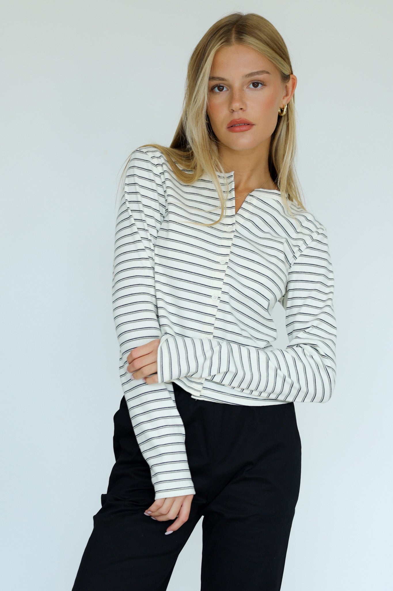 קרדיגן פסים פרוסטי - בייס שחור ולייט גריי